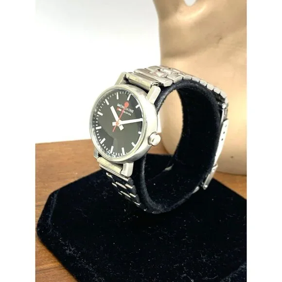 Mondaine Women
